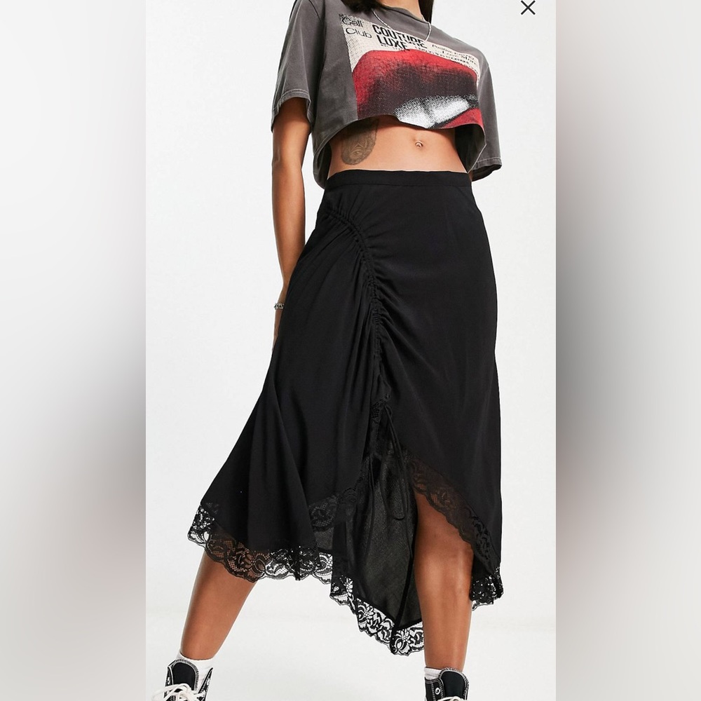 MIDI SKIRT